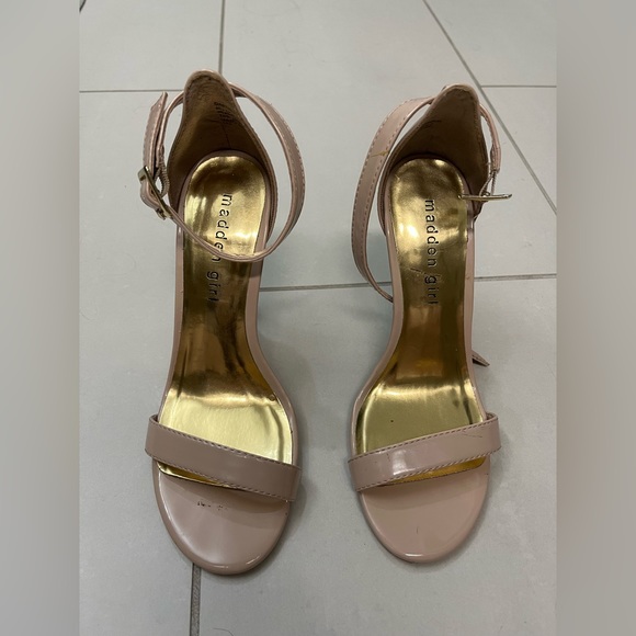 Nude heels - Picture 2 of 3